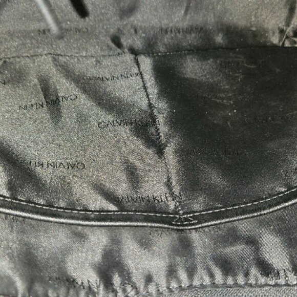 Calvin Klein Leather Pebbled Leather Bag with Gold Chain and Flat Black Leather - Picture 6 of 7